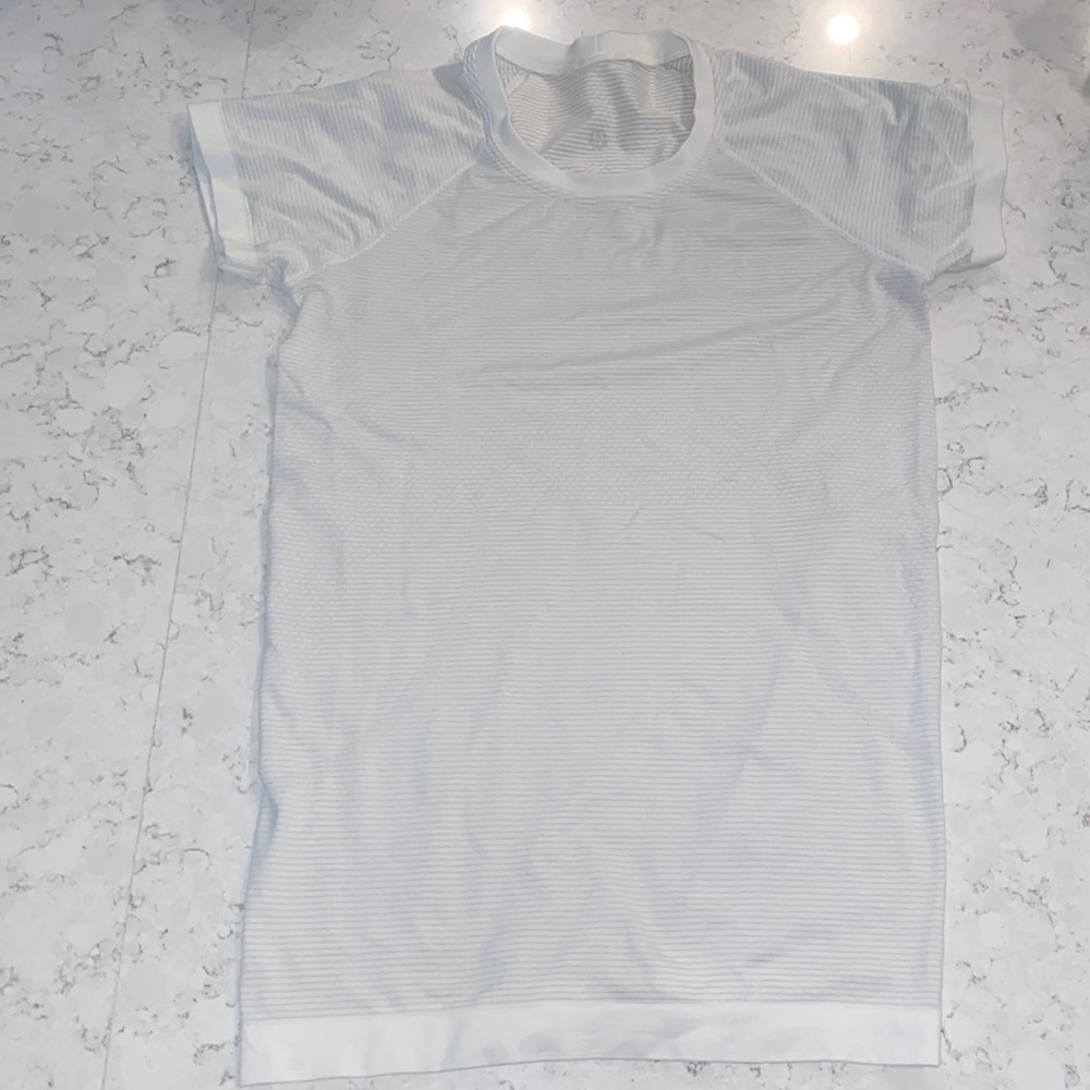 WHITE LULULEMON SWIFTLY TECH 2.0